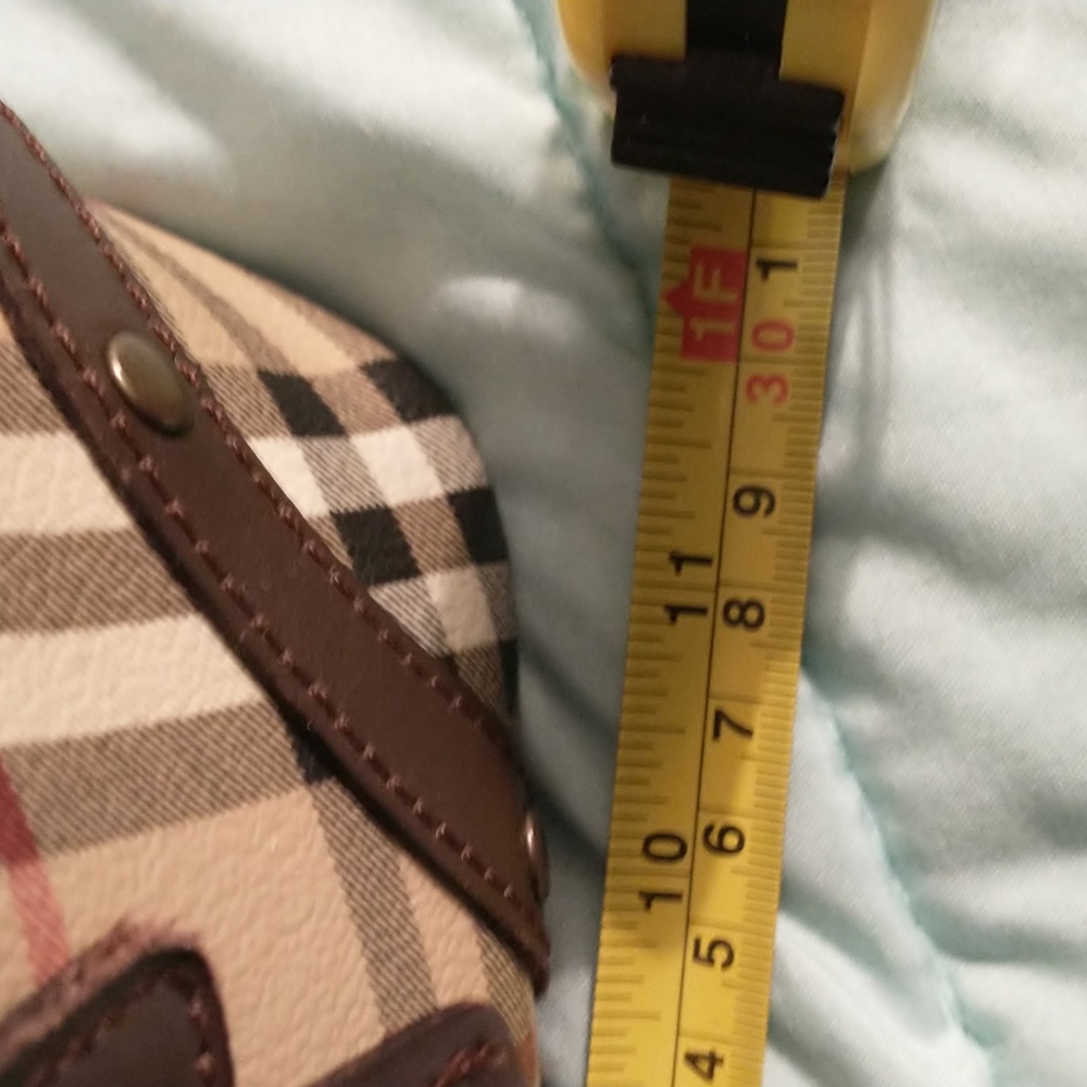 AUTHENTIC -BURBERRY HANDBAG ( FREE BONUS BAG) - Picture 9 of 16